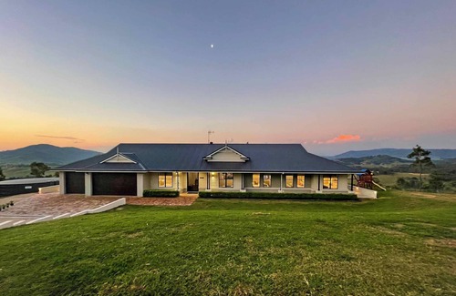 Glendon Brook House | Tangory Rise - The most amazing view!