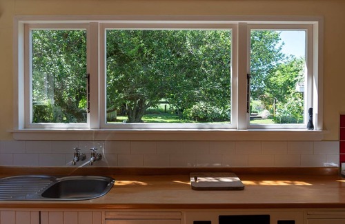 Greytown House | Taraview Cottage - Fully self contained