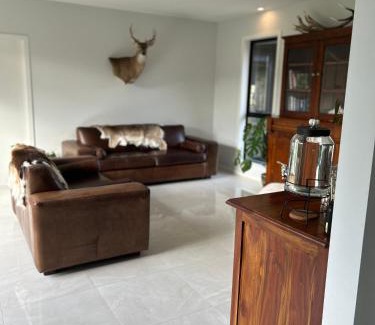 Tarras House | Tarras Serenity Haven - Mountain Views and Calm