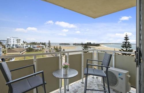 The Entrance Apartment | Tasman Towers Unit 13