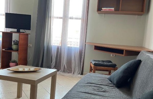 Ermoupoli Apartment | Tassos' home