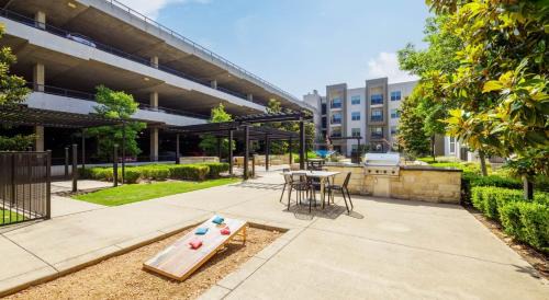 Coffeyville Apartment | Tasteful 2BR I Pool I Gym I Parking I Workspace