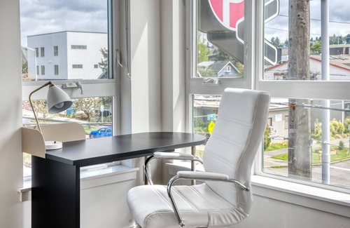 West Woodland Apartment | Tasteful Ballard 2BR w/BBQ, Lounge & W/D, onsite retail, by Blueground