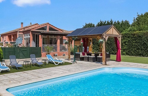 Cambieure Villa | Tasteful Villa in Cambieure with Private Heated Pool