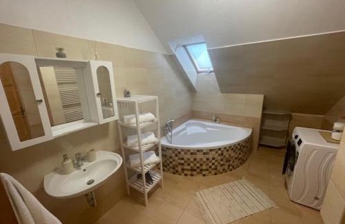Monor Apartment | Taverna Apartman 2