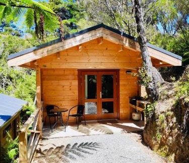Ships Cove House | Tawa Cove Cabins