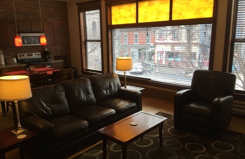 Lewisburg House | Tawsty Flower - Haines Suites