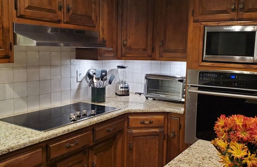 Lake Norman of Catawba House | Taylor Made for the Lake! With optional pontoon rental