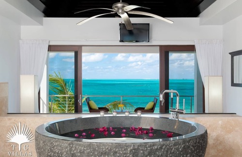 Providenciales House | TC Villas -Sea Edge Villa -Luxurious & Romantic Getaway