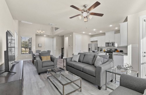 Cowley House | TCH - 3BR/2.5BA Home in Plano - G1