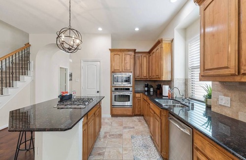 Fairview House | TCH - Spacious 5bd/3ba home in Fairview w/Office