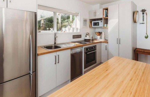 Bell Block Apartment | Te Moana Waterfront Luxury Apartment