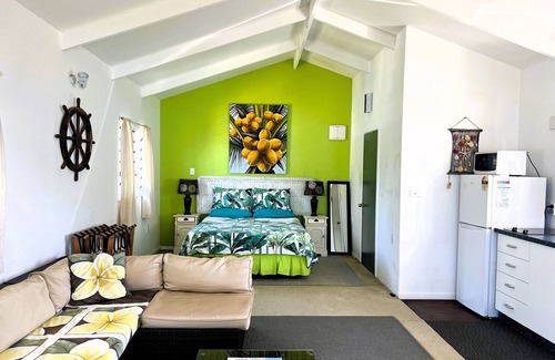Tapere of Titikaveka Cottage | Te Rito Lagoon Villas