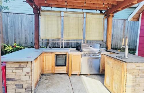 Albany House | Teak and Jordan Estates- Sleeps 24!