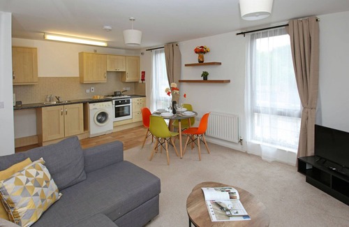 Telford Apartment | Telford - 1 Bedroom Modern Apartment