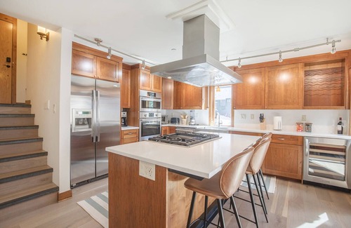Telluride Condo | Telluride Summer Luxury | Riverfront 3BR Near Gondola/Trails
