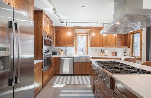 Telluride Condo | Telluride Summer Luxury | Riverfront 3BR Near Gondola/Trails