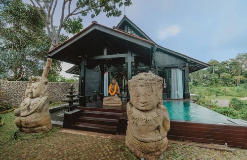 Kemenuh Villa | Temple Villa Villacellabella Bali Instaworthy