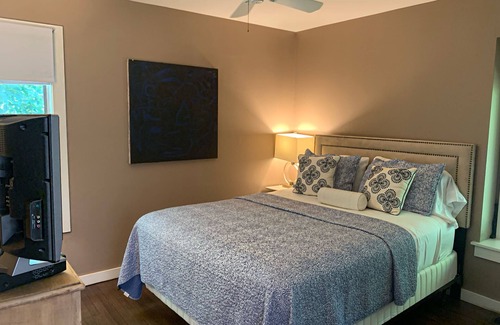 Northwest Harbor Resort | Tennis, Basketball, Pool, Hot Tub, Fire Pit, Bicycles on 2 private gated acres