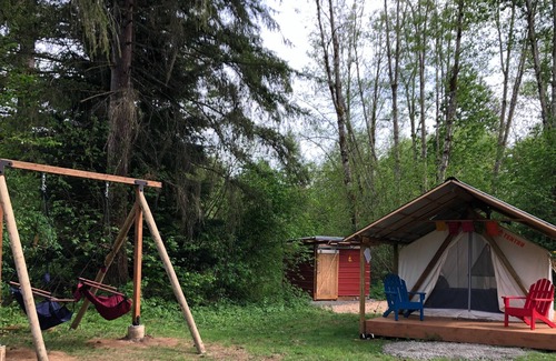 Amboy RV Rental | Tentrr Signature Site - Lis-Bon Acres Glamping
