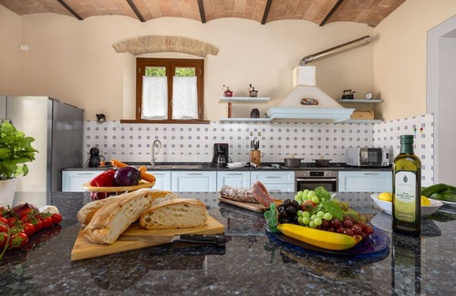 Poggibonsi Villa | Tenuta Macericca - Vacation villa with pool