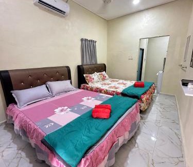 Kampung Tok Kamis House | Teratak Cikgu Roomstay 2