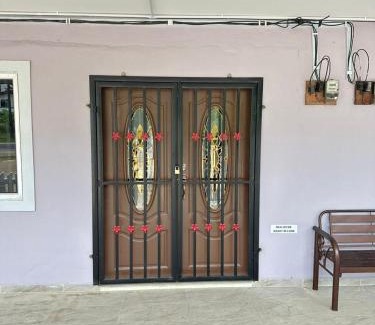 Kampung Tok Kamis House | Teratak Cikgu Roomstay 2