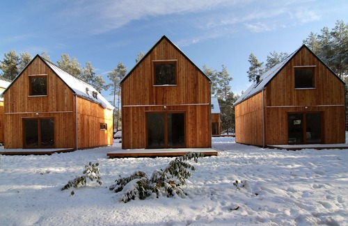 Osjakow Cottage | 'Terra' cottage in Small Family Friendly Resort in Forest upon Warta River