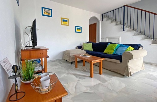 Conil de la Frontera City Center Cottage | Terraced house in tranquil location in Conil center, sleeps 4.