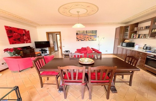 Spoleto Apartment | TERRAZZA BELLA/CAR UNNECESSARY/PEDESTRIAN CENTRAL/SLPS 5/ROME 1 HR