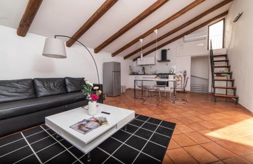 Rione Duomo Apartment | Terrazzo Privato & Vista sul Mare nel Centro Storico & Wi-Fi - Casa Dorotea