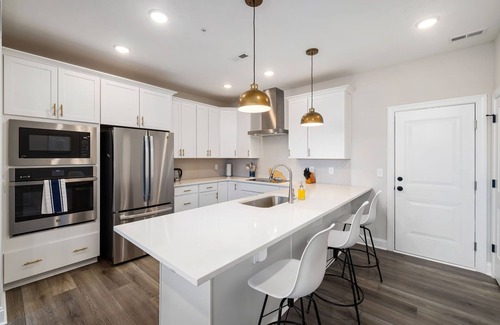 Wake Forest Condo | Tessa - Luxury 3 BR Retreat + Garage