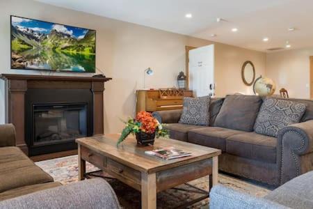 Leigh Creek Estates House | Teton Crest Lodge Sleeps 24 Ideal Reunion Spot