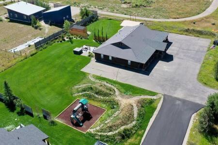 Leigh Creek Estates House | Teton Crest Lodge Sleeps 24 Ideal Reunion Spot