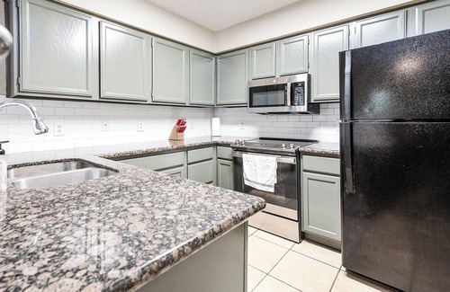 League City House | Texas inspired townhome near the heart of League City.