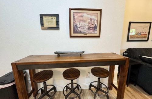 Nederland House | Texas Spindletop 3BR 2BA Home