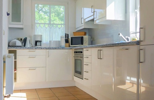 Wieck auf dem Darss House | Thatched DHH in a quiet location in Wieck on the Darß, pets allowed, WLAN