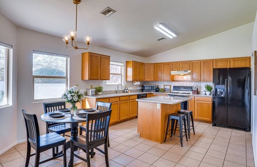 Thatcher House | Thatcher Home w/Fenced Backyard: 3 Mi to Downtown