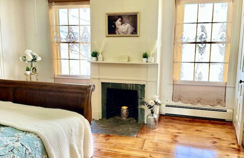 Groton House | The 1828 Carriage House. 5 King & 4 Twin beds.