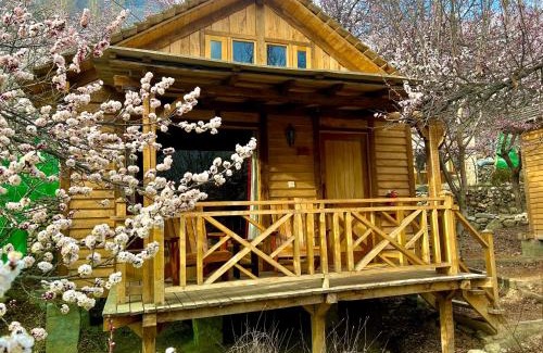 Hunza Hotel | The 2 Magpies, Hunza