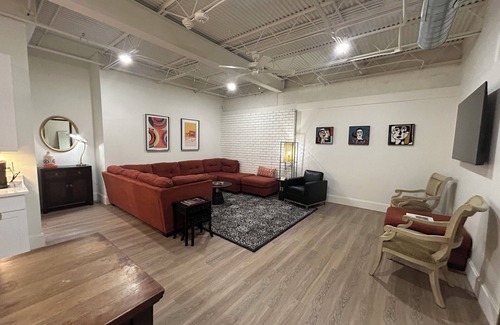 Downtown Jackson Apartment | The 610 Flats: Vueve 'n Vogue #27