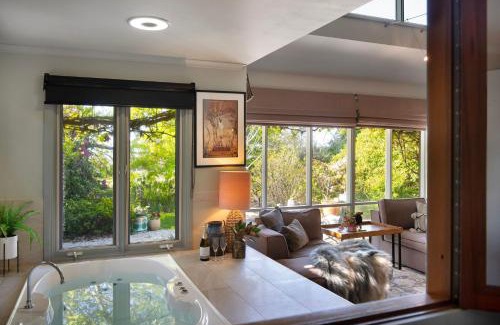 Daylesford House | The Acorn -open fire,spa bath,dog friendly