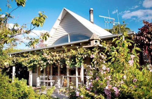 Daylesford House | The Acorn -open fire,spa bath,dog friendly