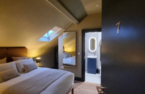 Belfast City Centre House | The Alliance - Ensuite Bedroom