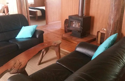 Upper Allyn Cabin | The Allyn River Cabins - "Riverside"