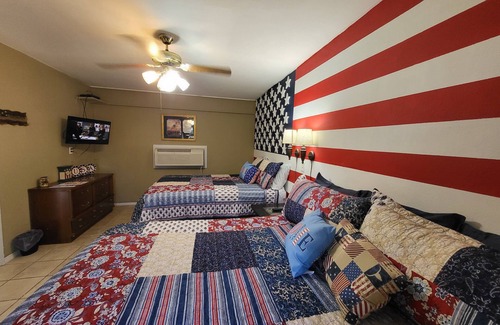 Buchanan Dam Cabin | The Americana Suite