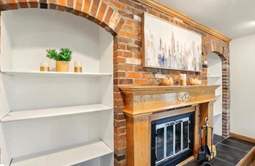 Sand Lake House | The Anchorage Abode
