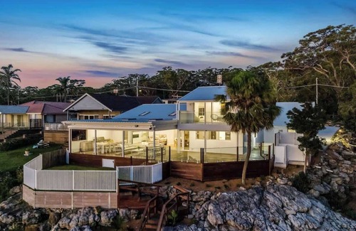 Wrights Beach House | 'The Anchorage' – Exclusive Beachfront Retreat