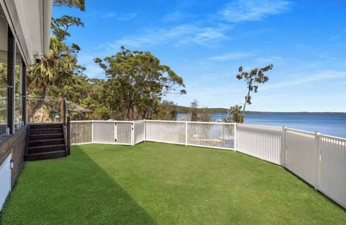 Wrights Beach House | 'The Anchorage' – Exclusive Beachfront Retreat