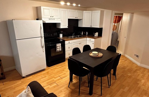 Southeast Calgary House | The Arizona/Nintendo Switch